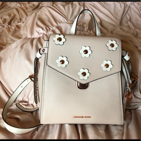 Michael Kors NWT backpack - Picture 4 of 4